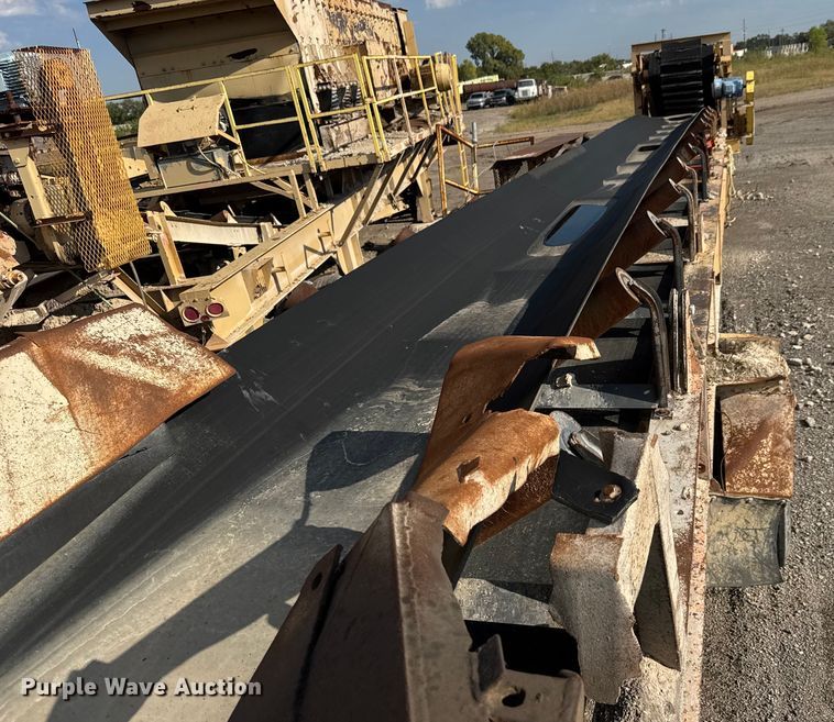 image for item EM8300 Crushing plant