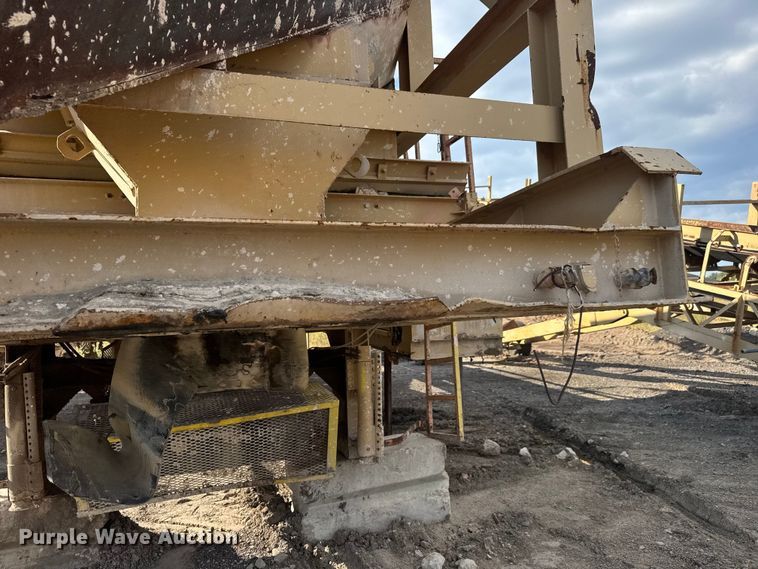 image for item EM8300 Crushing plant