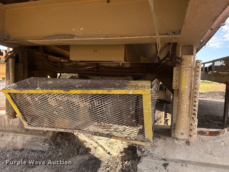 image for item EM8300 Crushing plant