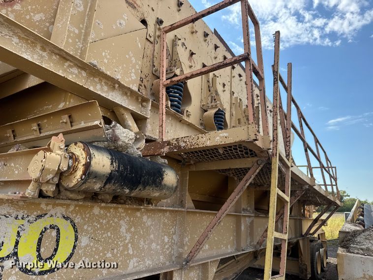 image for item EM8300 Crushing plant