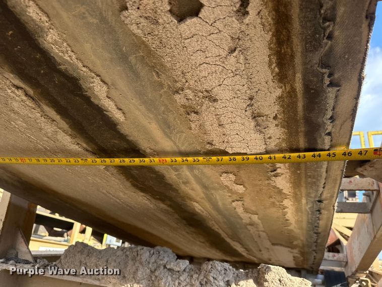 image for item EM8300 Crushing plant