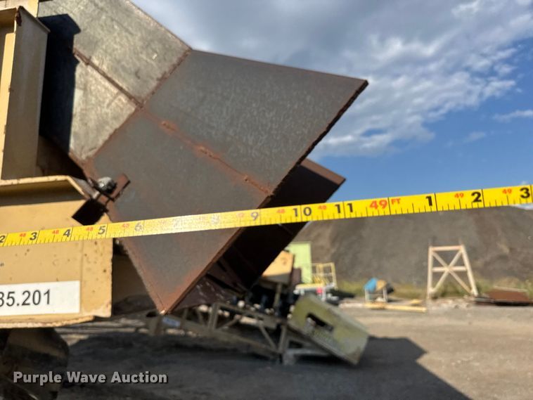 image for item EM8300 Crushing plant