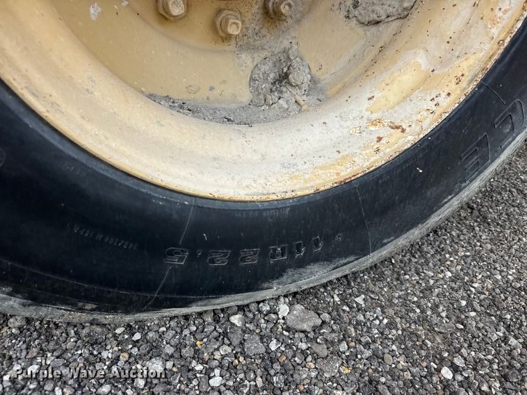 image for item EM8300 Crushing plant