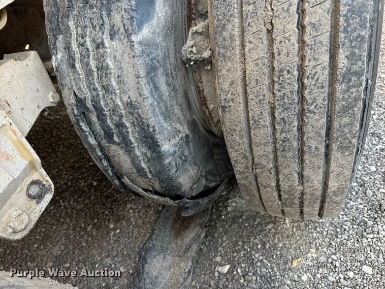 image for item EM8300 Crushing plant