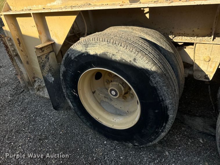 image for item EM8300 Crushing plant