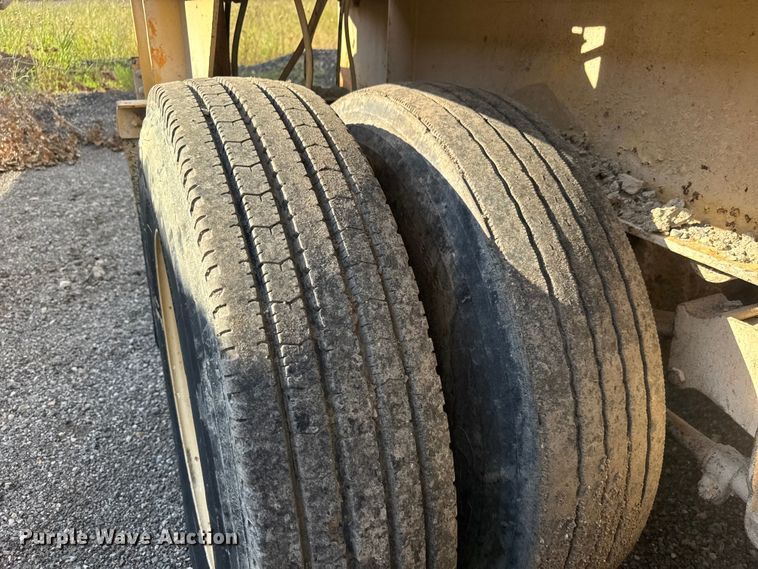 image for item EM8300 Crushing plant