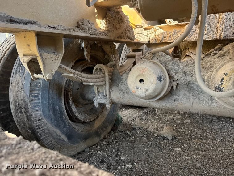 image for item EM8300 Crushing plant