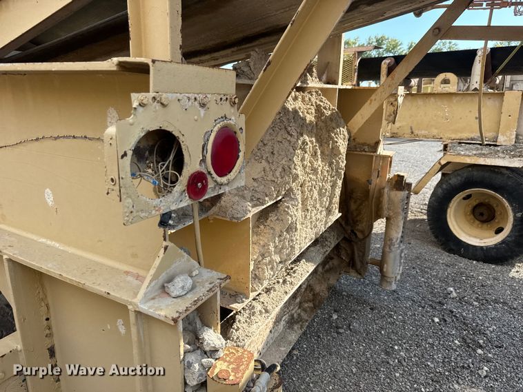 image for item EM8300 Crushing plant