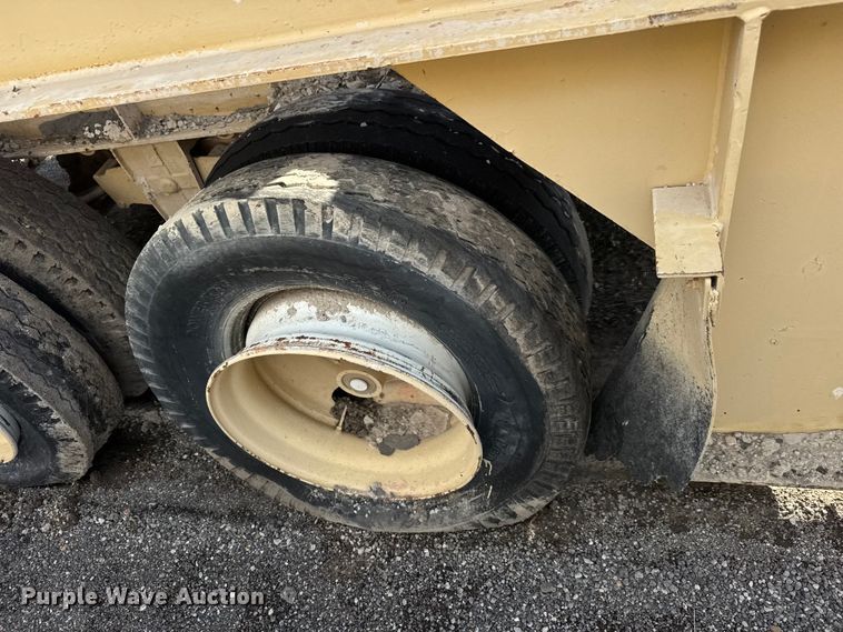 image for item EM8300 Crushing plant