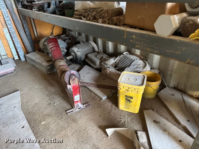 image for item EM8300 Crushing plant