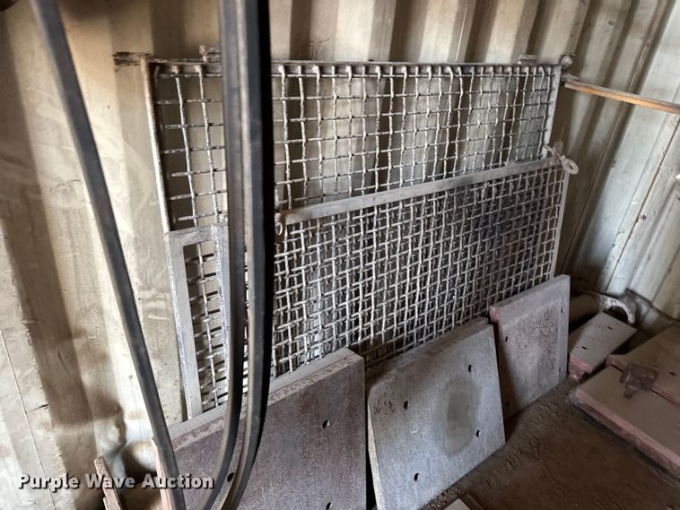 image for item EM8300 Crushing plant