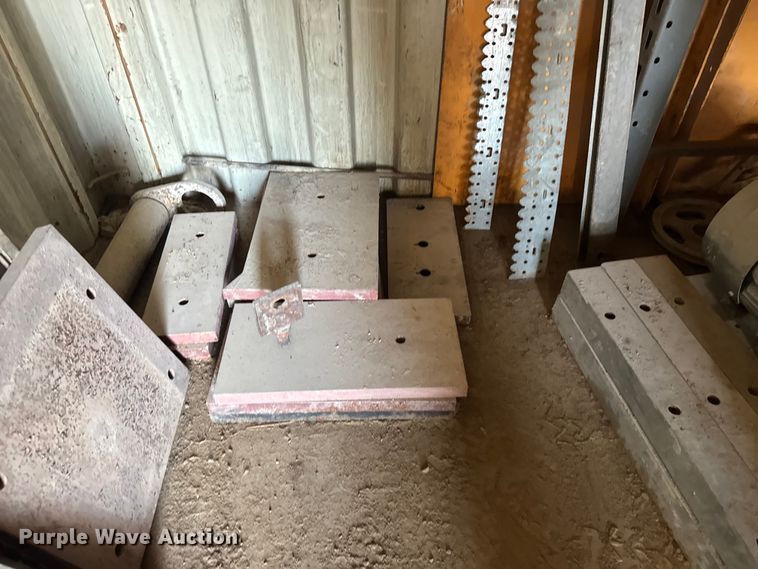 image for item EM8300 Crushing plant