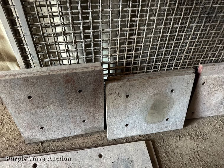 image for item EM8300 Crushing plant