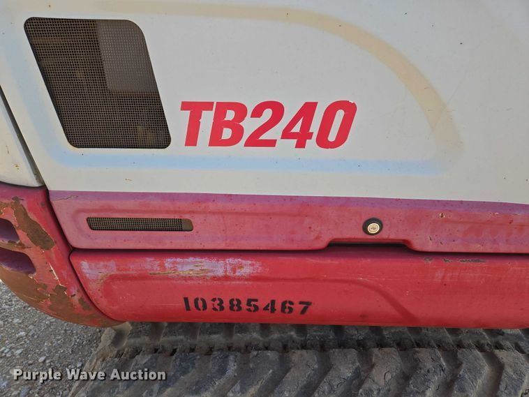 image for item EN3753 2015 Takeuchi TB240 mini excavator