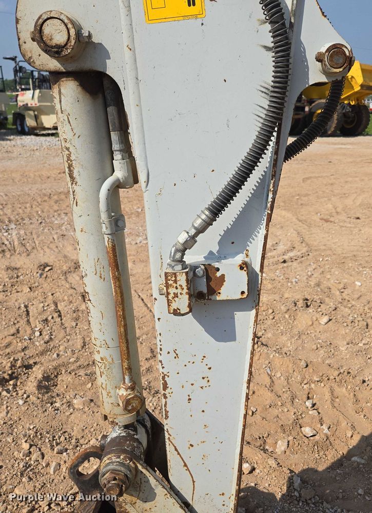 image for item EN3753 2015 Takeuchi TB240 mini excavator