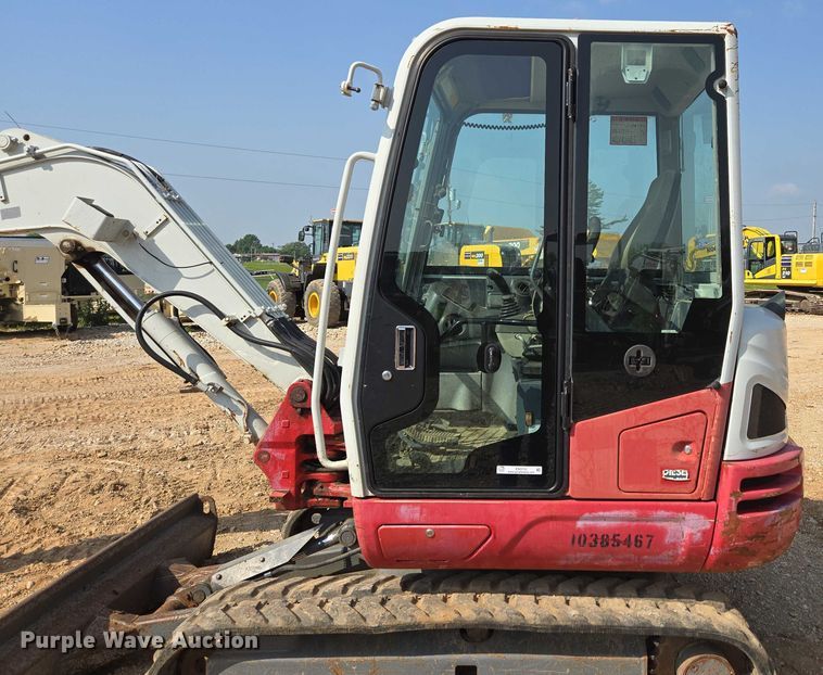 image for item EN3753 2015 Takeuchi TB240 mini excavator