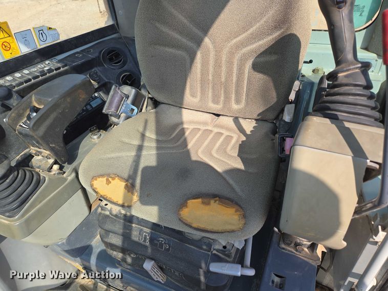 image for item EN3753 2015 Takeuchi TB240 mini excavator