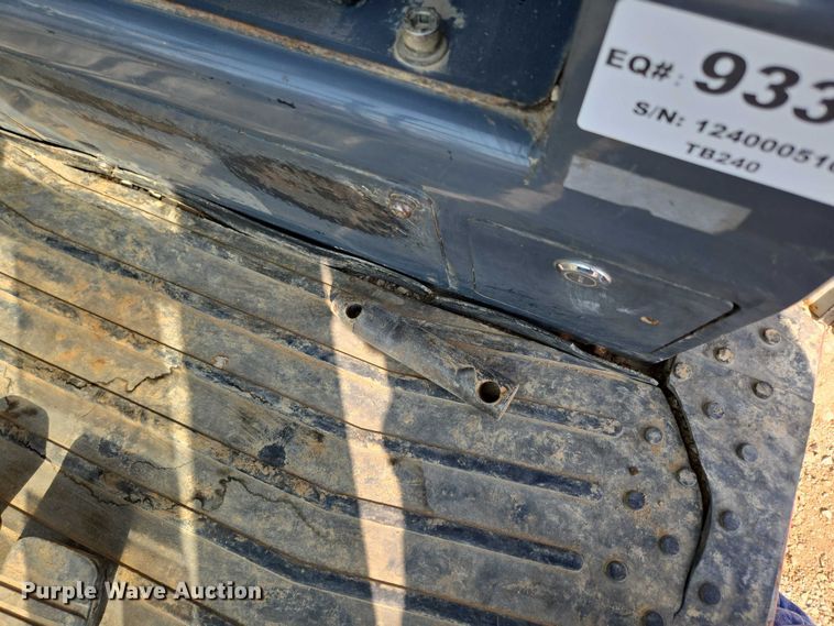 image for item EN3753 2015 Takeuchi TB240 mini excavator