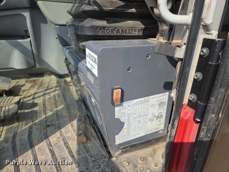 image for item EN3753 2015 Takeuchi TB240 mini excavator