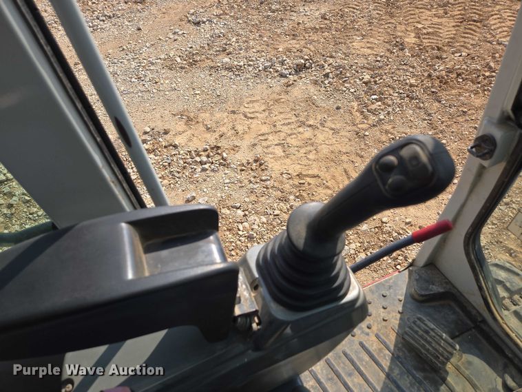 image for item EN3753 2015 Takeuchi TB240 mini excavator