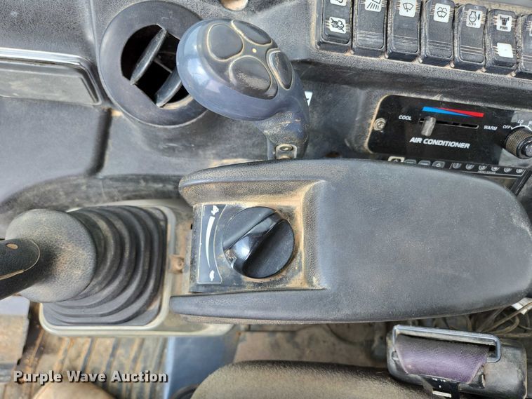 image for item EN3753 2015 Takeuchi TB240 mini excavator