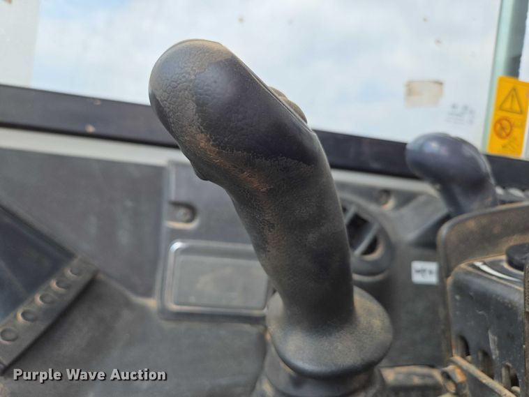 image for item EN3753 2015 Takeuchi TB240 mini excavator