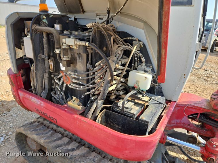 image for item EN3753 2015 Takeuchi TB240 mini excavator