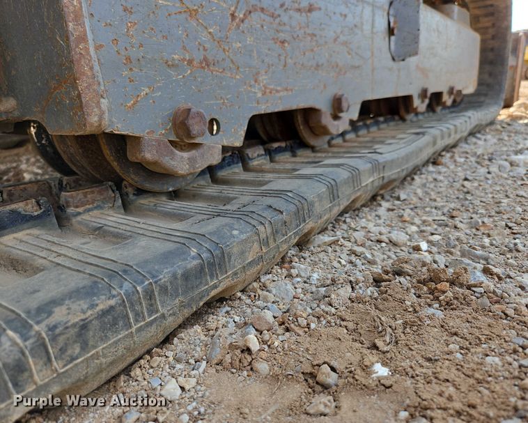 image for item EN3753 2015 Takeuchi TB240 mini excavator