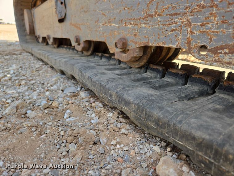 image for item EN3753 2015 Takeuchi TB240 mini excavator