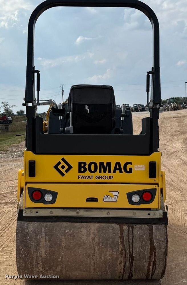 image for item EN5612 2018 Bomag BW138AD-5 double drum vibratory roller