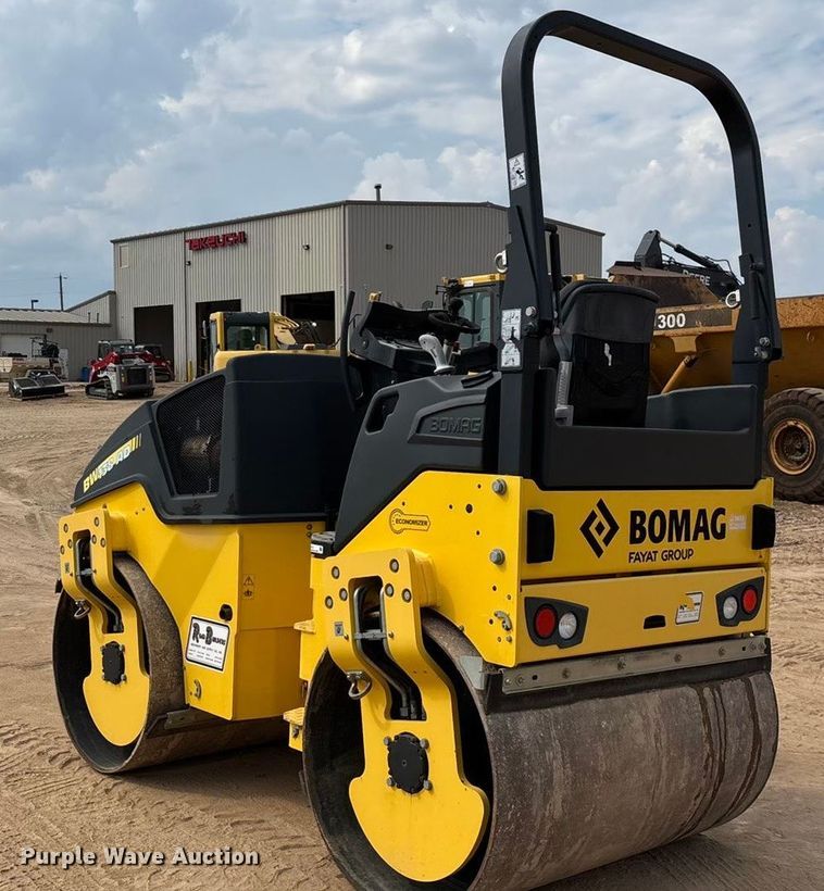 image for item EN5612 2018 Bomag BW138AD-5 double drum vibratory roller