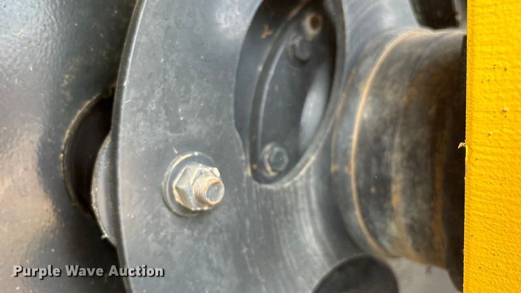 image for item EN5612 2018 Bomag BW138AD-5 double drum vibratory roller