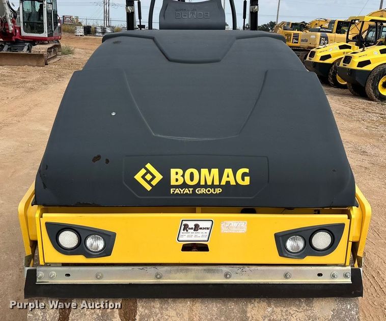 image for item EN5612 2018 Bomag BW138AD-5 double drum vibratory roller