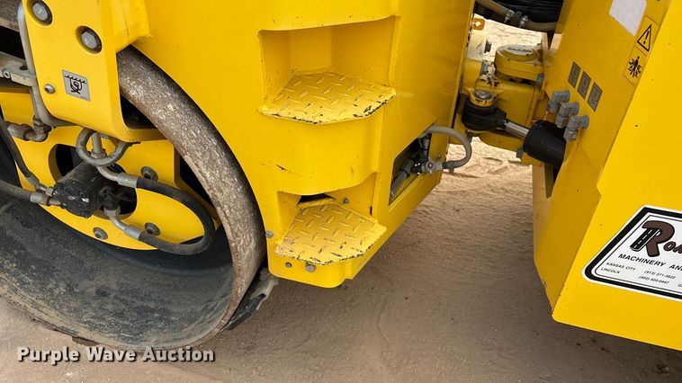 image for item EN5612 2018 Bomag BW138AD-5 double drum vibratory roller