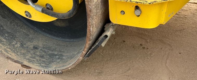 image for item EN5612 2018 Bomag BW138AD-5 double drum vibratory roller
