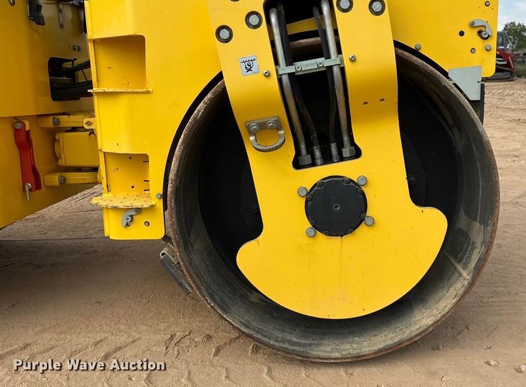 image for item EN5612 2018 Bomag BW138AD-5 double drum vibratory roller