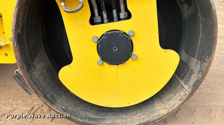 image for item EN5612 2018 Bomag BW138AD-5 double drum vibratory roller