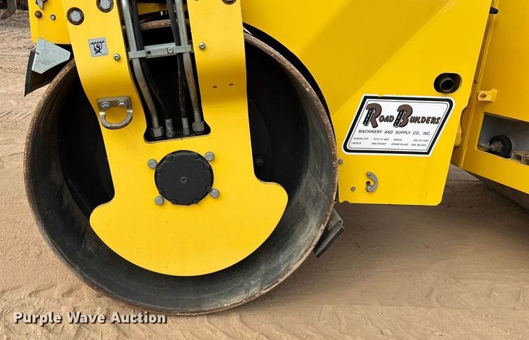 image for item EN5612 2018 Bomag BW138AD-5 double drum vibratory roller