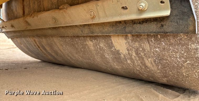 image for item EN5612 2018 Bomag BW138AD-5 double drum vibratory roller