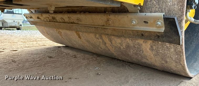 image for item EN5612 2018 Bomag BW138AD-5 double drum vibratory roller