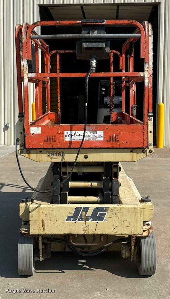image for item EN5614 1997 JLG 2646E scissor lift