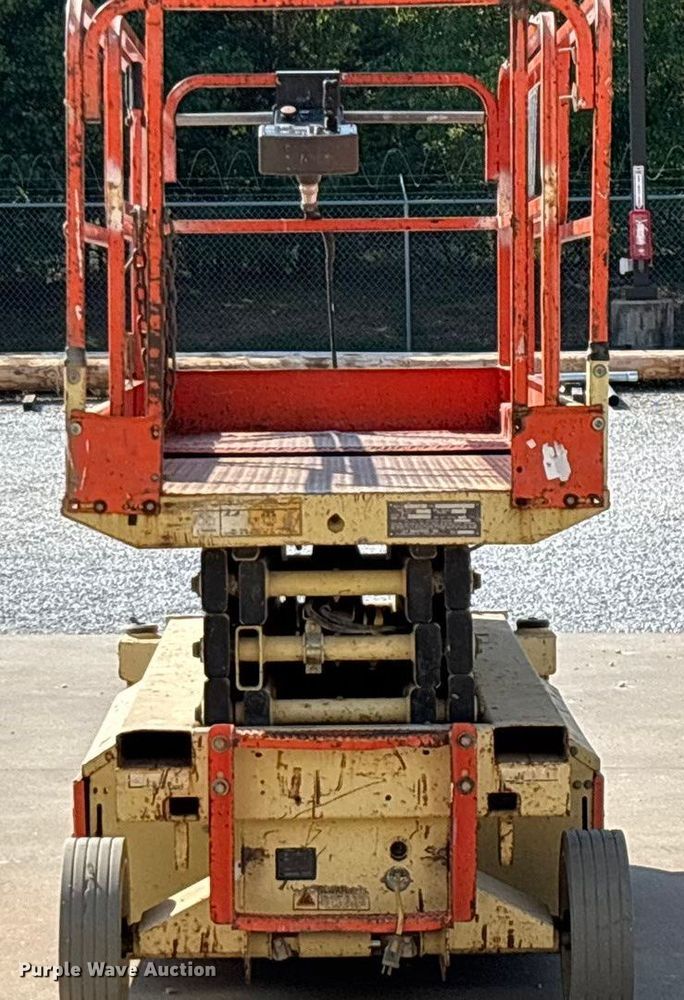 image for item EN5614 1997 JLG 2646E scissor lift