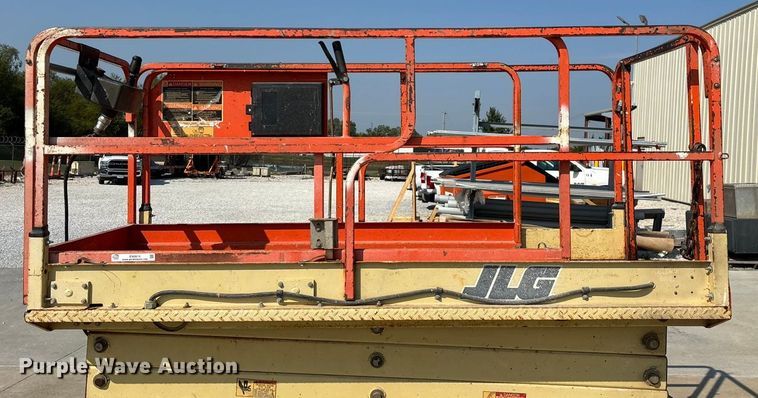 image for item EN5614 1997 JLG 2646E scissor lift