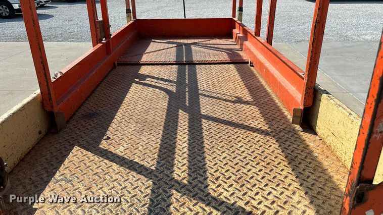 image for item EN5614 1997 JLG 2646E scissor lift