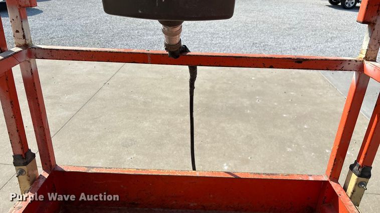 image for item EN5614 1997 JLG 2646E scissor lift