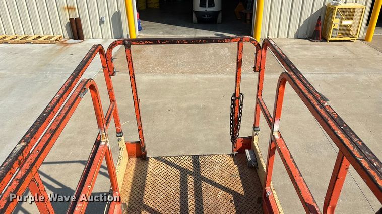 image for item EN5614 1997 JLG 2646E scissor lift