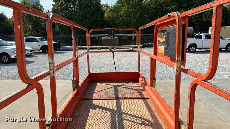 image for item EN5614 1997 JLG 2646E scissor lift