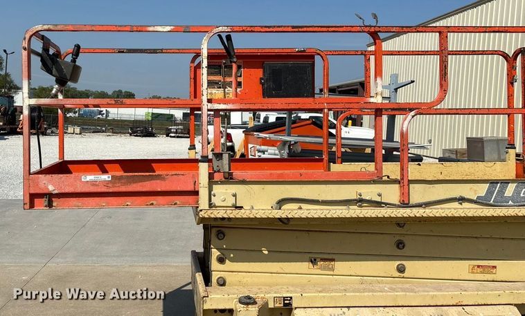 image for item EN5614 1997 JLG 2646E scissor lift