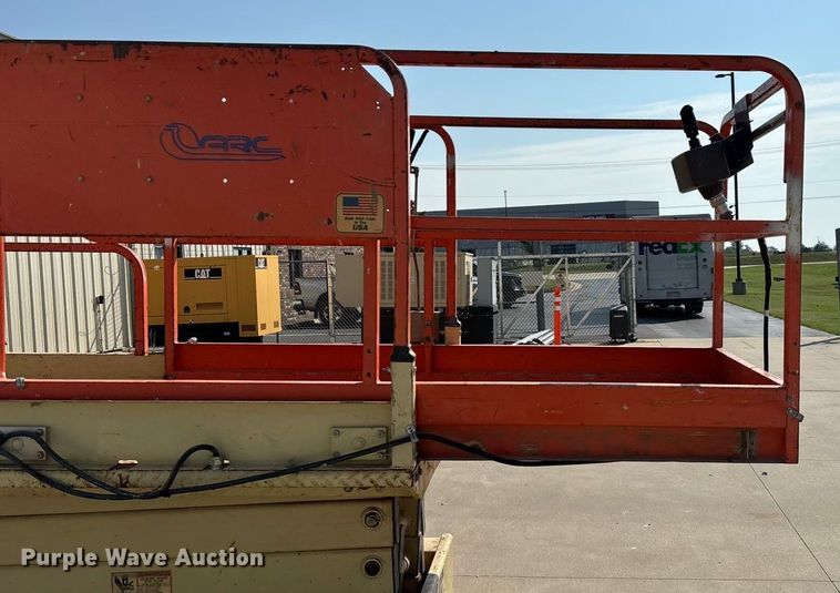 image for item EN5614 1997 JLG 2646E scissor lift