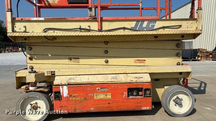 image for item EN5614 1997 JLG 2646E scissor lift